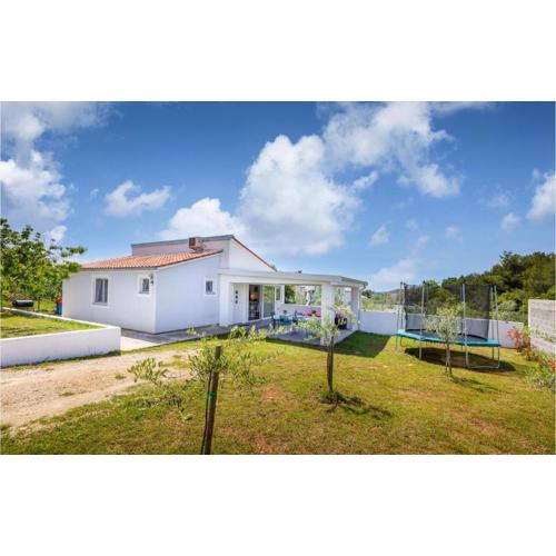Two-Bedroom Holiday Home In Fazana