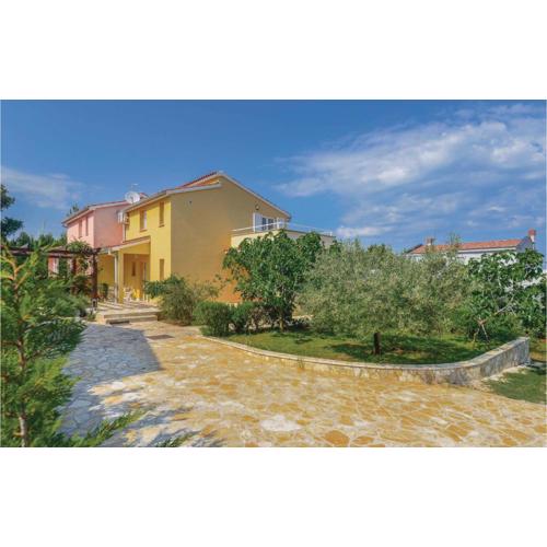 Two-Bedroom Holiday Home In Liznjan