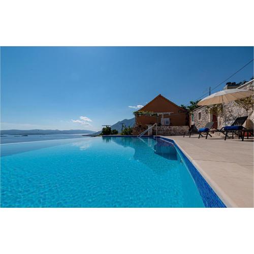 Two-Bedroom Holiday Home In Mokalo