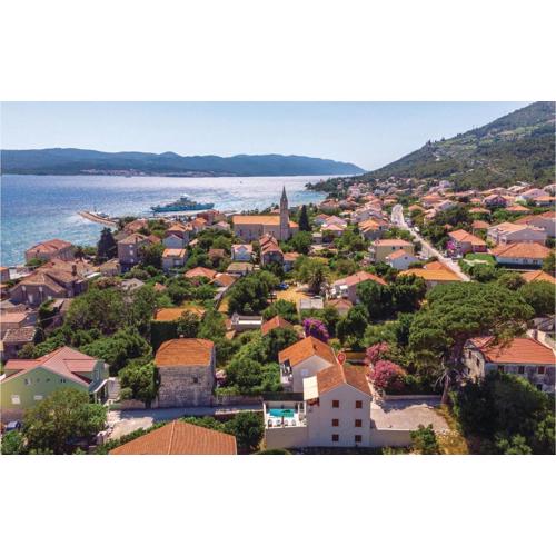 Two-Bedroom Holiday Home In Orebic