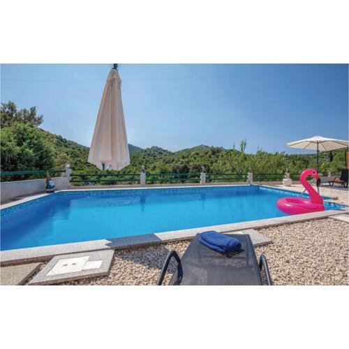 Two-Bedroom Holiday Home In Ploce