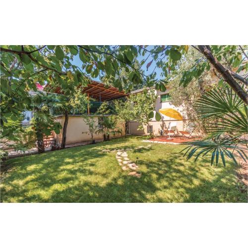 Two-Bedroom Holiday Home In Pula