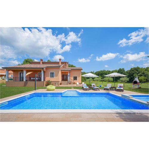 Two-Bedroom Holiday Home In Tinjan