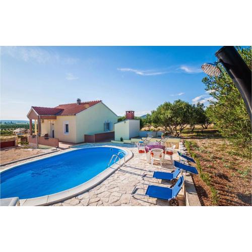 Two-Bedroom Holiday Home In Vrana