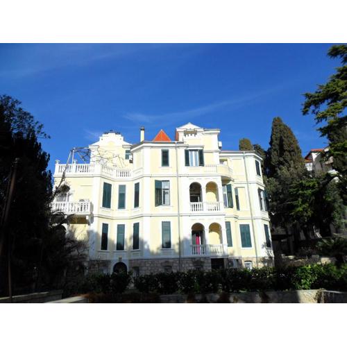 Two-bedrooms apartment with balcony and sea view,near Old town