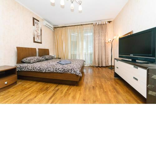 Two-storey apartment near IEC