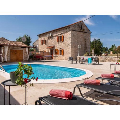 Typical Istrian Villa Casa Smolica with pool