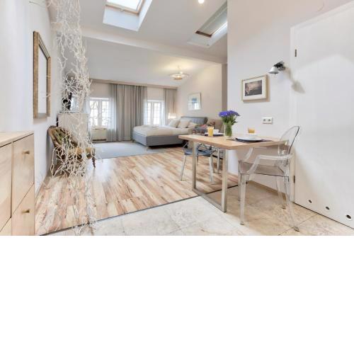 Tyzenhauz Apartments Old Town