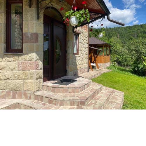 UNDERHILLs house