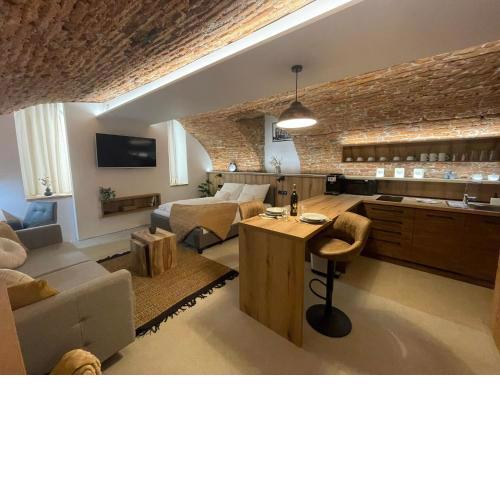 UnderStreet studio with private parking