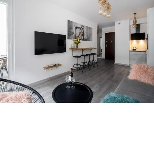 Unique apt EVE - free garage