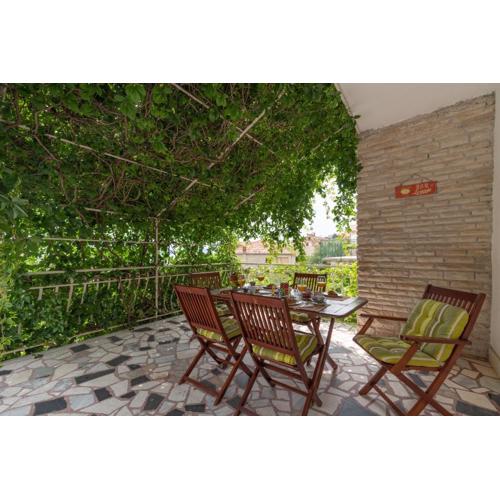 Unique Beachfront APT with Garden & Grill, near Trogir