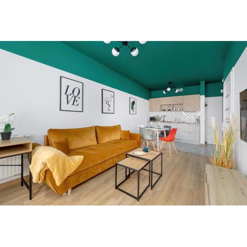 Unique Marina 1 Apartment with Spacious Balcony in Kołobrzeg by Noclegi Renters