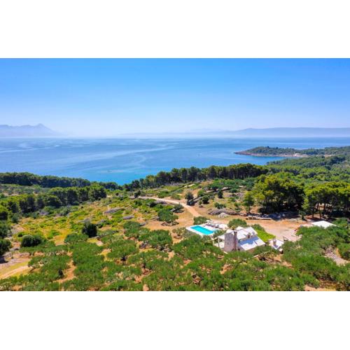 Unique villa in olive field with salted swimming pool-Villa Frida