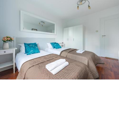 UNITApartament Short Rent Apartment in Warsaw by Metro Station Rondo ONZ Apart with 3bedrooms 22
