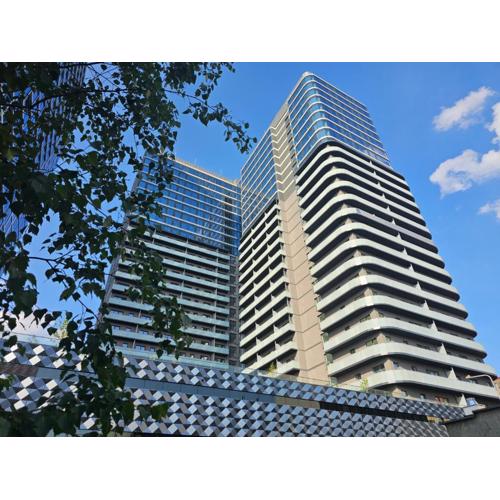 URBAN APARTMENTS GLOBAL SKYLINE 18th Floor No 02 Free Garage, Self Check-in, No Deposit