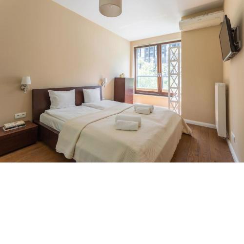 Urban Chic - City Center - One Bedroom Apartment - Warsaw Stays - Siedmiogrodzka 1