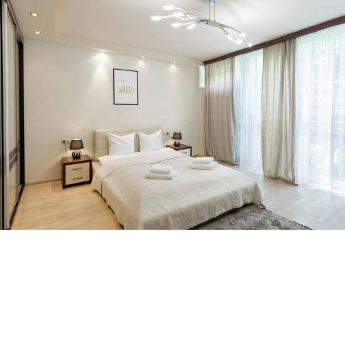 Urban Chic - One Bedroom Apartment -Luxury Warsaw Stays - Grzybowska 5