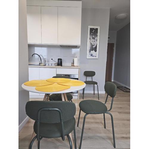 Urban Jungle - Grey Apartment