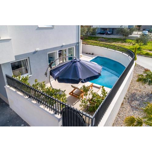 Urban Villa With Private Pool
