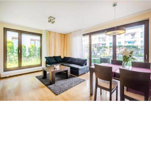 UrbanNestGroup Szafarnia 7 i 8