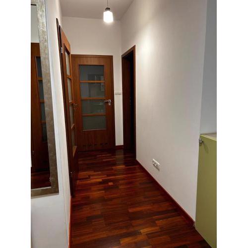 Uroczy Apartament w Miasteczku Wilanów