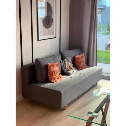 Uroczy apartament z ogródkiem