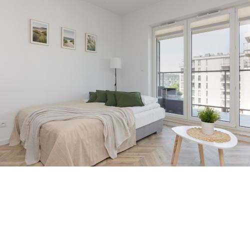 Ursus Sunny Studio for 4 Guests with Parking & Balcony by Noclegi Renters