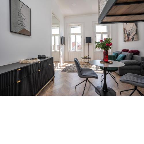 V62 studio apartments- in the Downtown