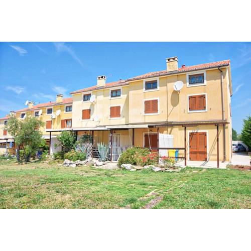 Vabriga Family Apartment with Pool