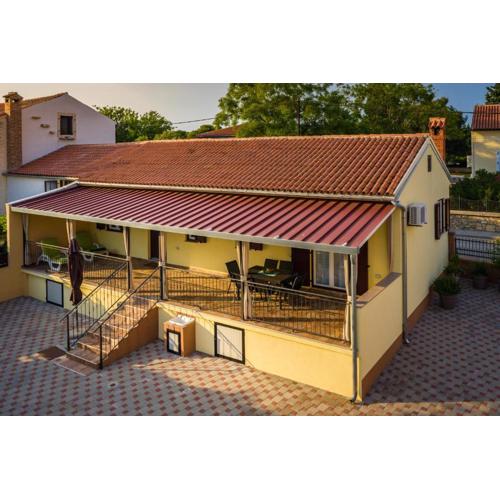 Vacation house Maria, big garden, private parking