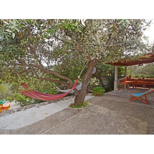 Vacation House Planika - Two Bedroom Holiday Home with Terrace and Sea View