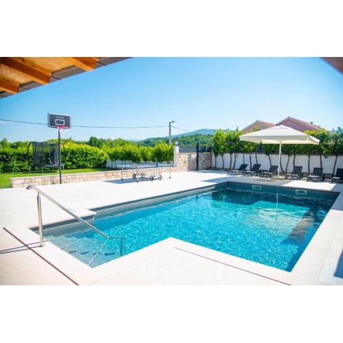Vacation villa Matic with 7 bedrooms