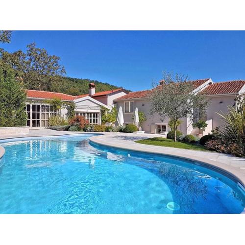 Vacay Villa Zita with Pool