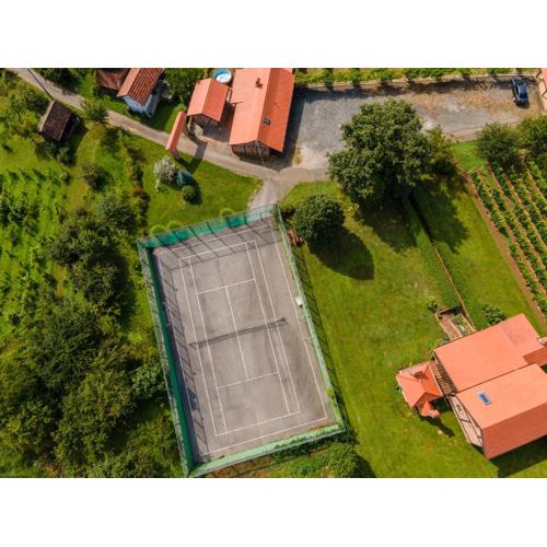 VAL HILLS Rural Holiday House