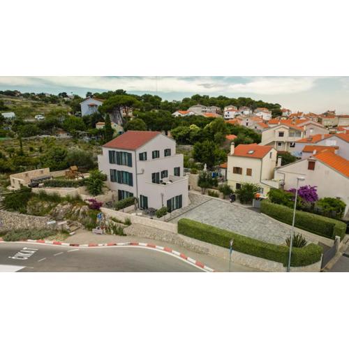 Valbay Residence