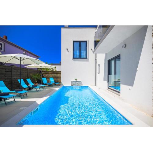 Valla Studio Apartments with free bikes