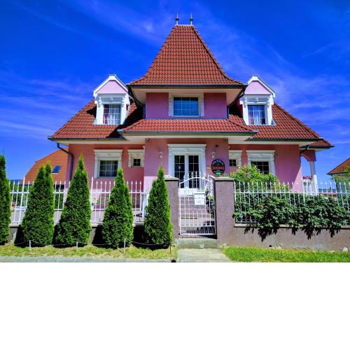 Valloris Apartments