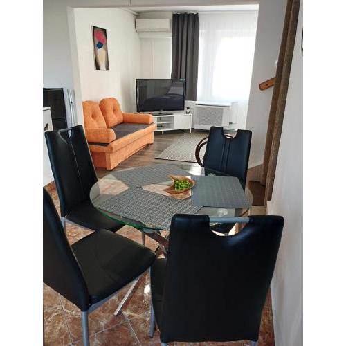 Vár-Lak Apartman
