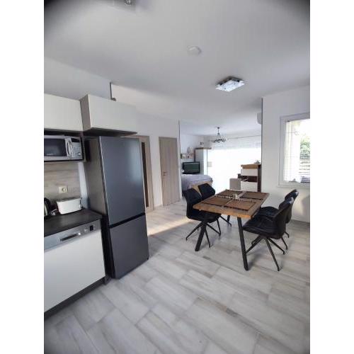 Vár-lak apartmanház