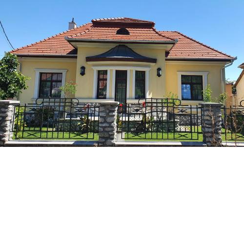 Várkert Deluxe Apartmanház