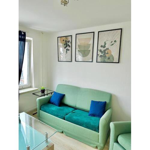 Varsovian Chic - Stylish 2BR in City Center with Balcony & Views