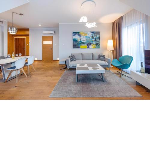 Vasco da Gama - River View ( 2 bedroom ap + parking )