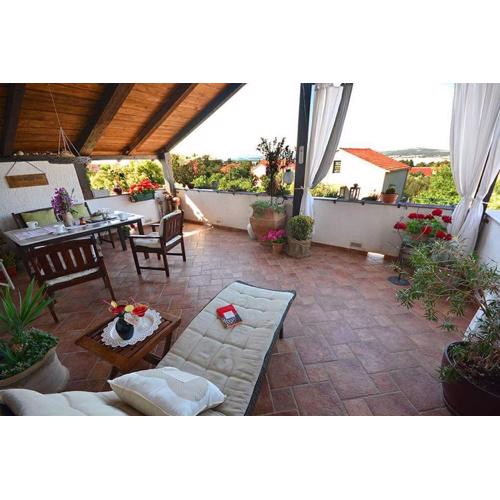 Veliki balkon s pogledom na more