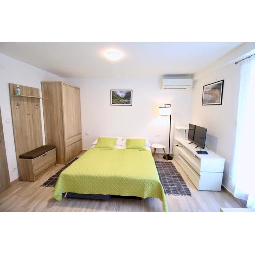 Velin Apartment