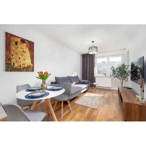 Velvet Apartment with Balcony in Rzeszów by Noclegi Renters