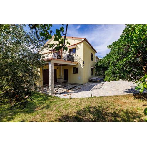 Venami Holiday Home