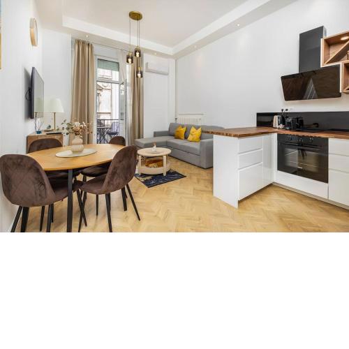 Venus Apartments - Akacfa III