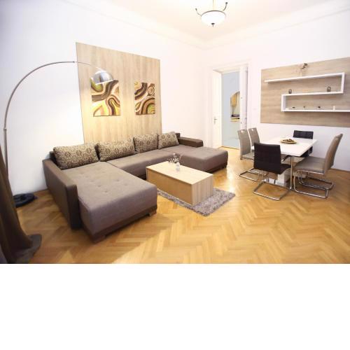Venus Apartments - Opera IV