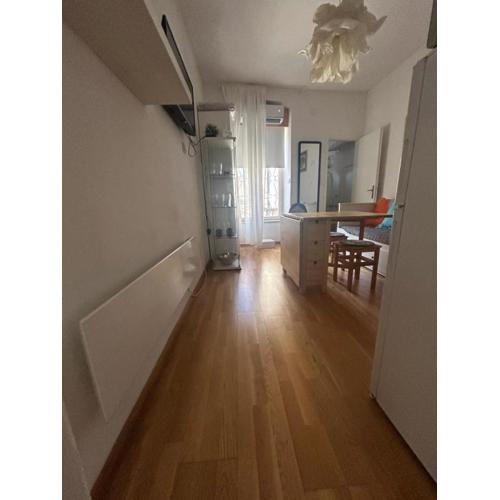 VERY CLOSE Studio Apartment